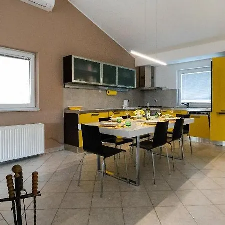 Vintiana Apartment